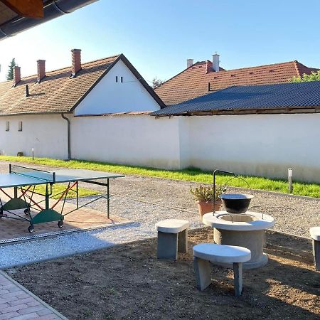 Fazekas Vendeghaz Hotel Balatonkeresztúr Buitenkant foto