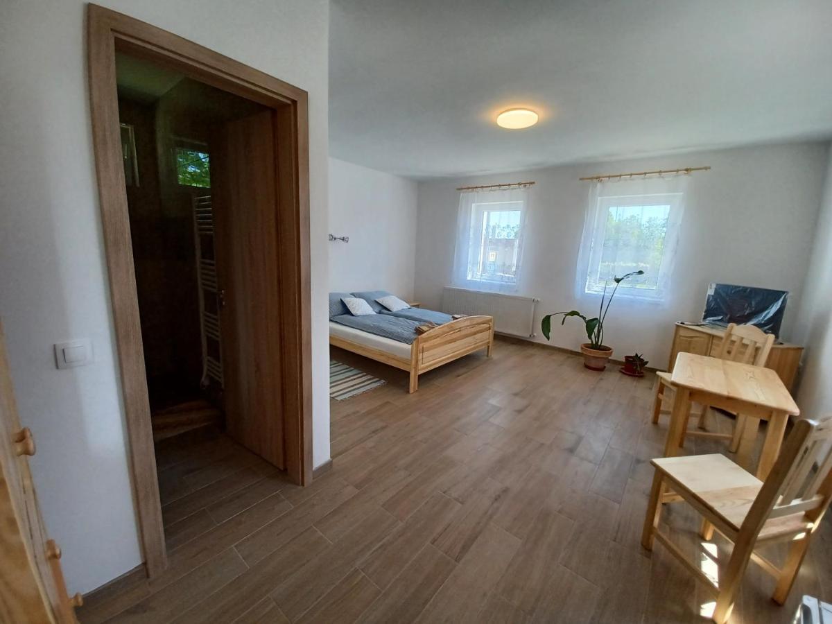 Fazekas Vendeghaz Hotel Balatonkeresztúr Buitenkant foto