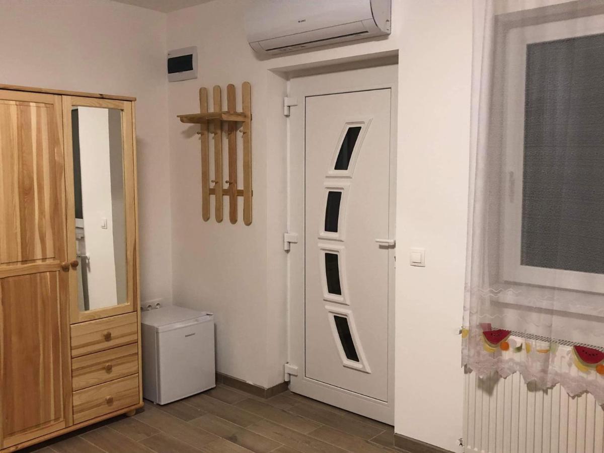 Fazekas Vendeghaz Hotel Balatonkeresztúr Buitenkant foto