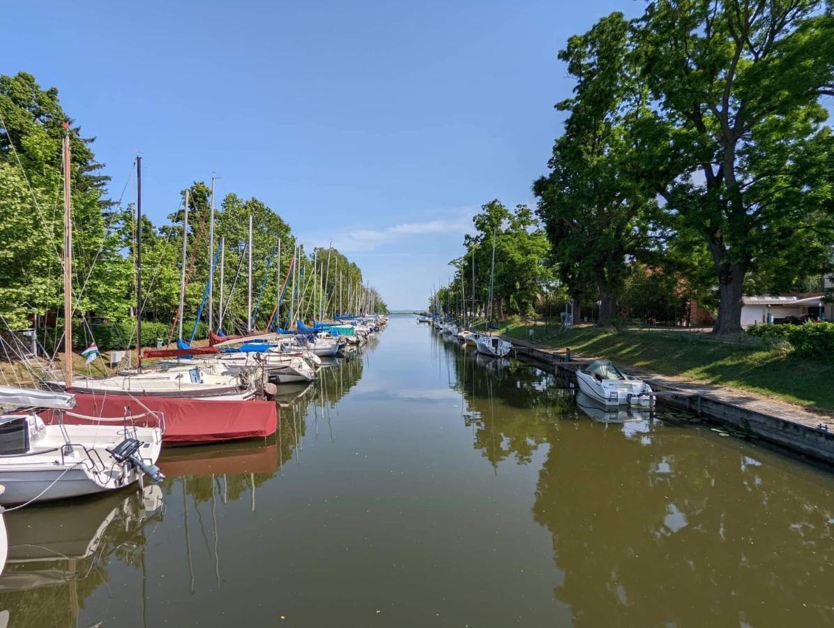 Fazekas Vendeghaz Hotel Balatonkeresztúr Buitenkant foto