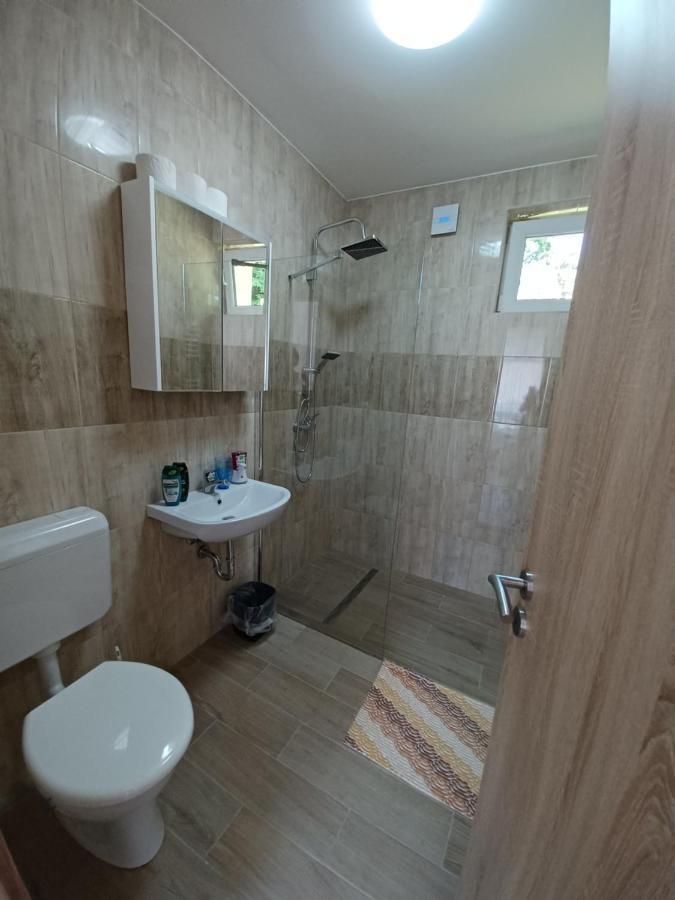 Fazekas Vendeghaz Hotel Balatonkeresztúr Buitenkant foto