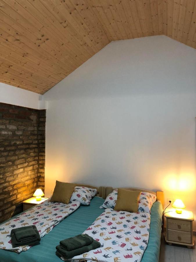 Fazekas Vendeghaz Hotel Balatonkeresztúr Buitenkant foto